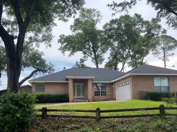 2204 Clubhouse Dr, Lillian, AL 36549