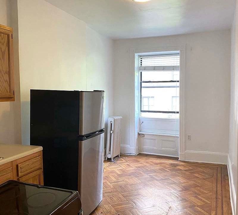1st image of 224 W 104th St APT 5