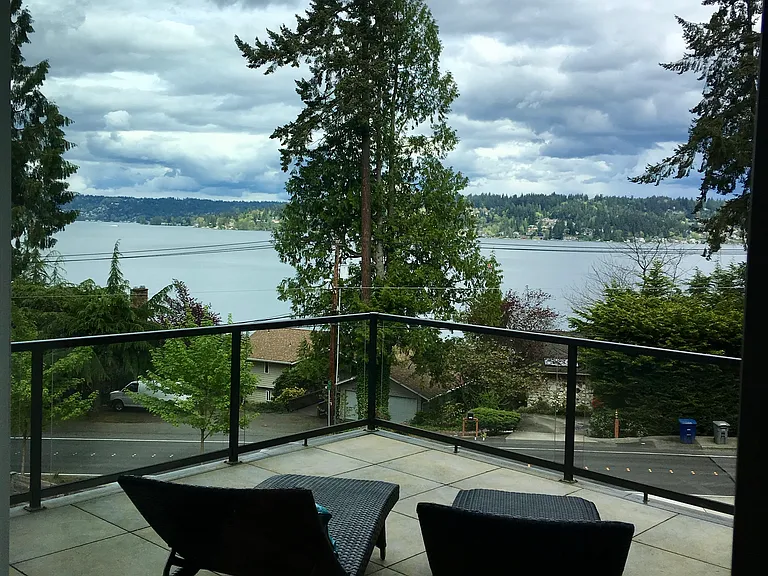 W Lake Sammamish Pkwy SE — Photo 1