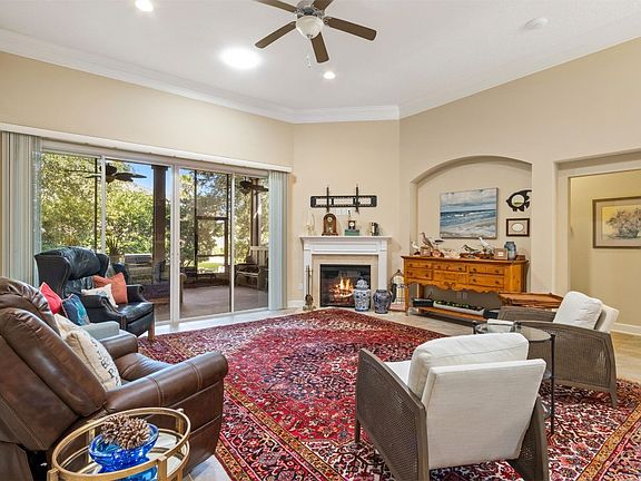 3rd image of 525 Spanish Way W