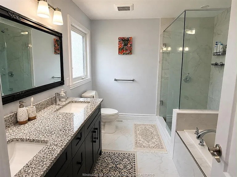 112 Kingsbridge Dr #UPPER — Photo 11
