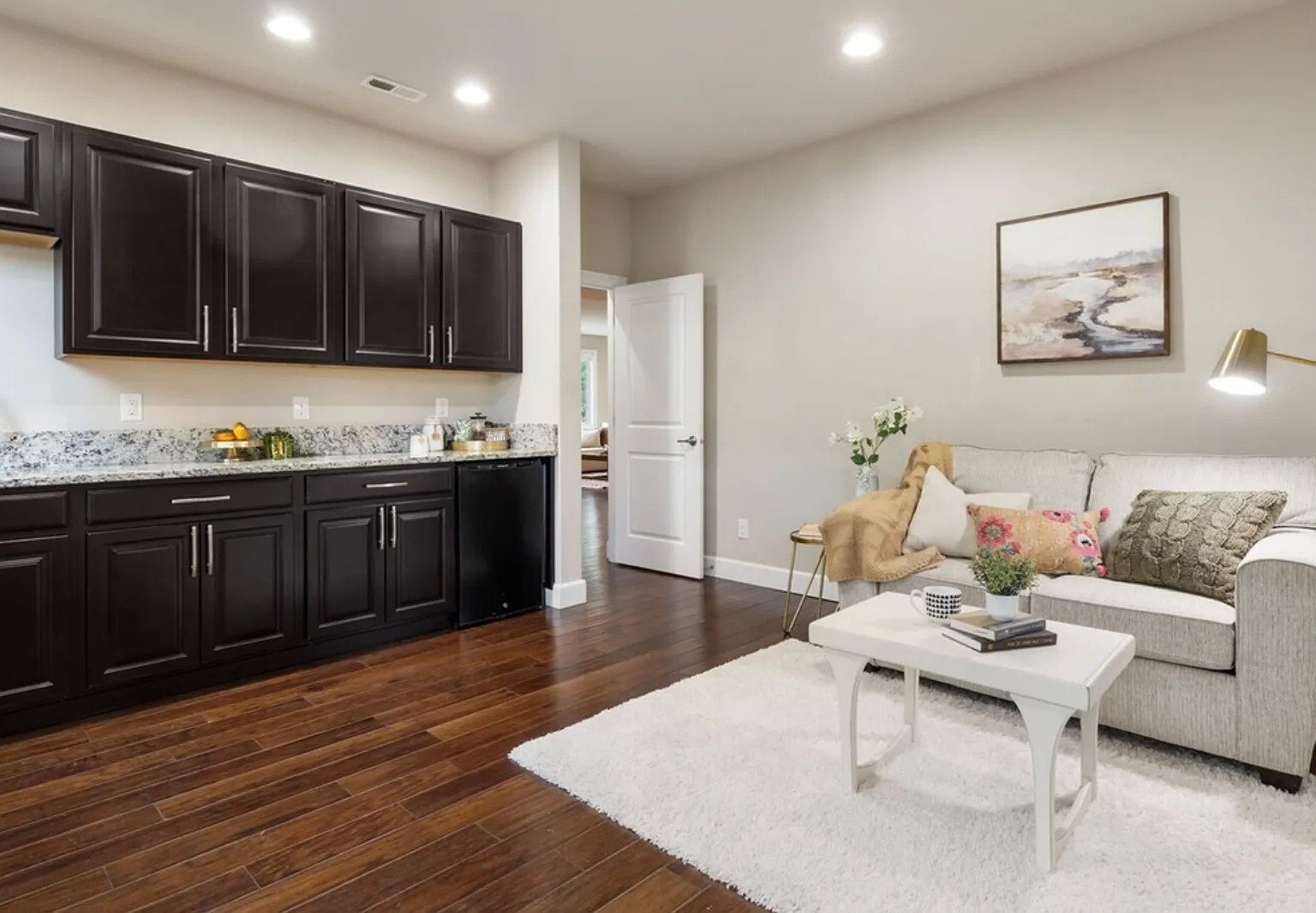 4 bed, 3.5 bath, 3264 sqft, $4,500 — Photo 4
