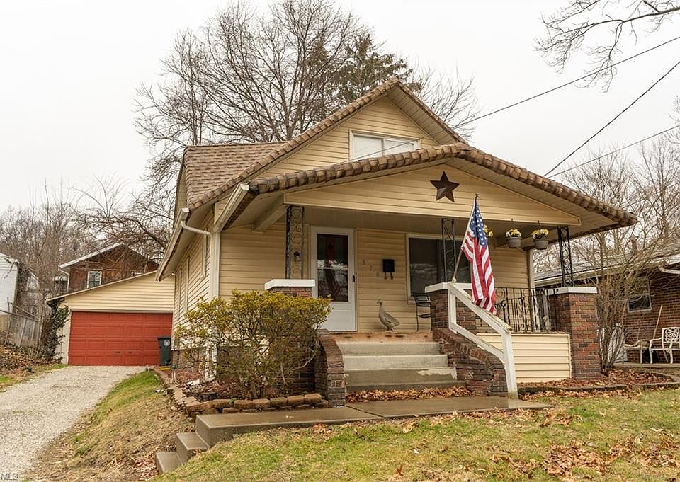 1st image of 370 Sullivan Ave