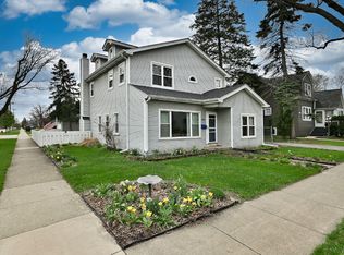 1495 E Algonquin Rd, Des Plaines, IL 60016
