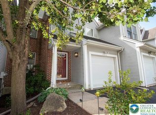 7916 Cross Creek Cir, Breinigsville, PA 18031