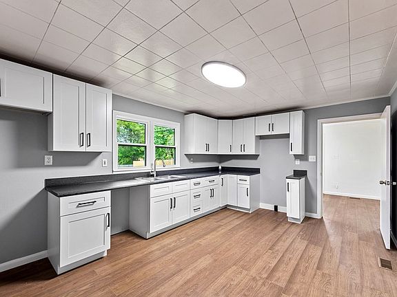 4th image of 30 McClure Rd