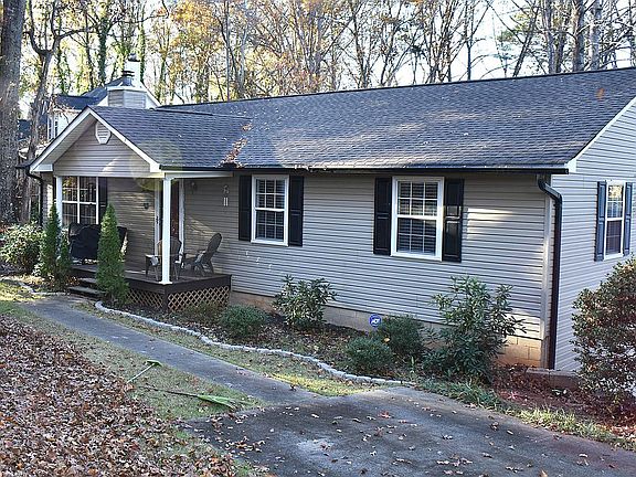 3rd image of 1011 Pine Oak Way