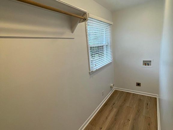 4th image of 2636 Western Hills Dr