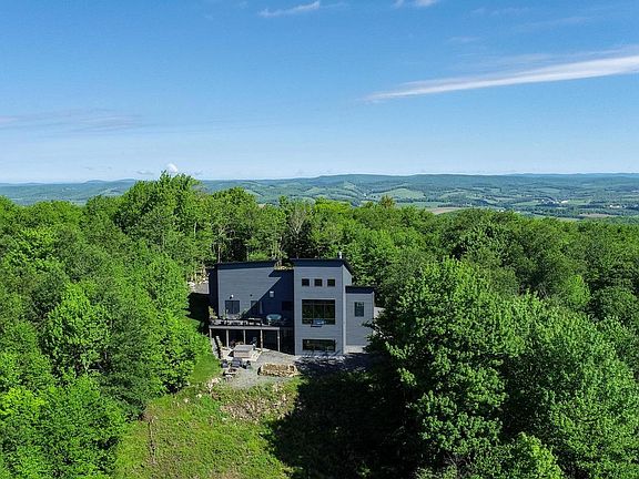 2nd image of 211 High Point Ridge Rd