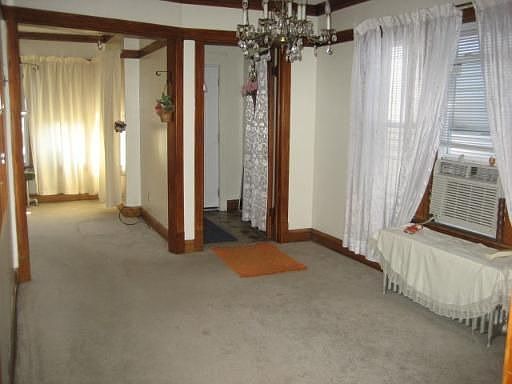 5th image of 2048 N La Crosse Ave