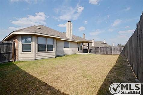 3rd image of 2801 Bentwood Way
