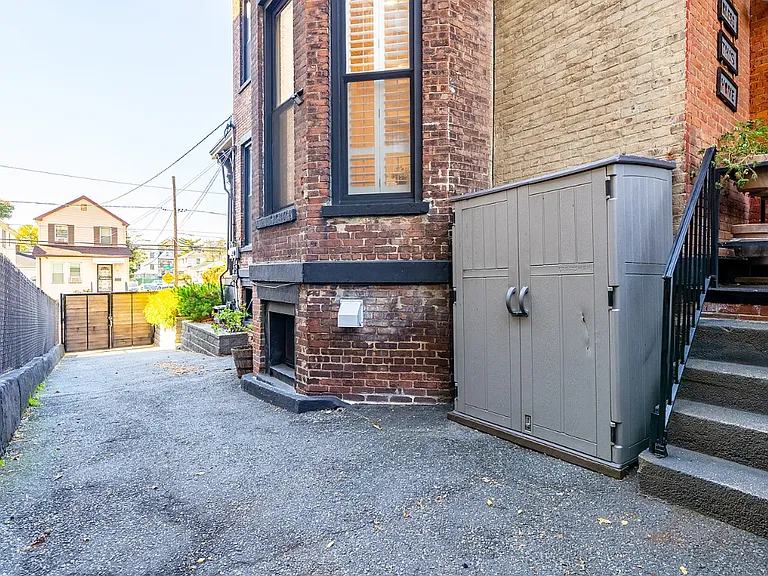 60 Linden Ave #1 — Photo 23