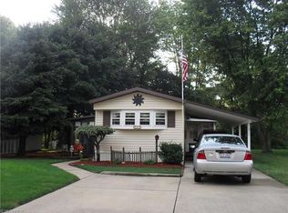 217 F St SW, Navarre, OH 44662