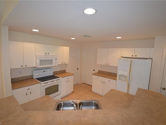 5th image of 2807 44th St SW