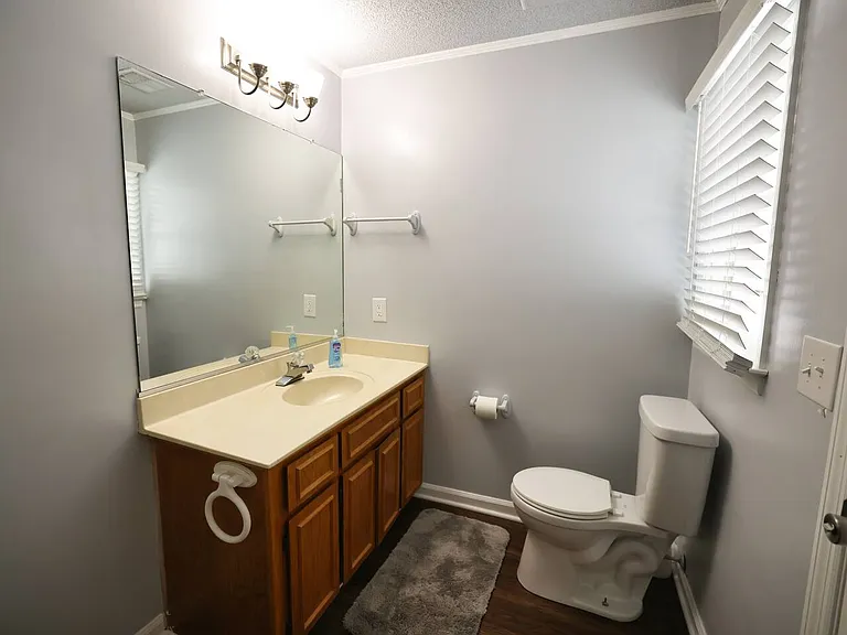 5456 Roxbury Dr — Photo 18