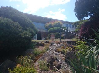 2805 NW Golden Dr, Seattle, WA 98117