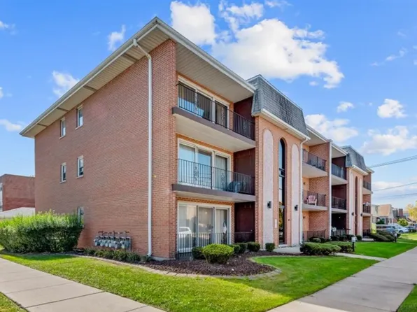 4003 W 105th St APT 3W, Oak Lawn, IL 60453