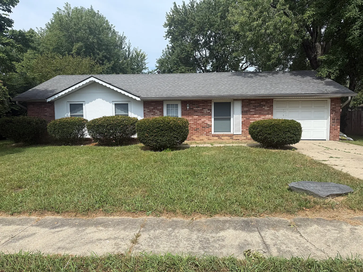 3 bed, 1050 sqft, $1,600 — Photo 1