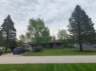 9709 Petunia Dr, Machesney Park, IL 61115