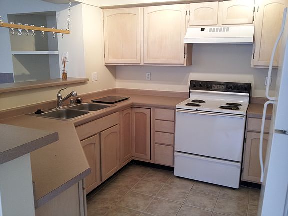 4th image of 740 Copper Ln APT 105