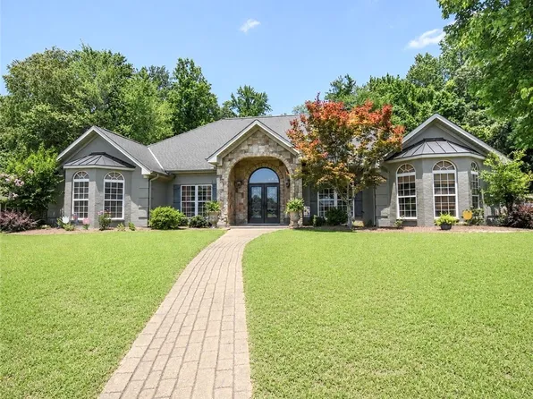 11927 Aspenwood Dr, Moundville, AL 35474