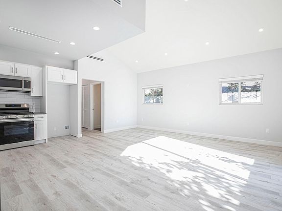 5th image of 810 Pelanconi Ave #A