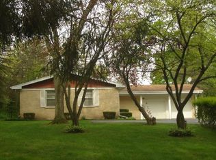 28480 Highview Rd, McHenry, IL 60051