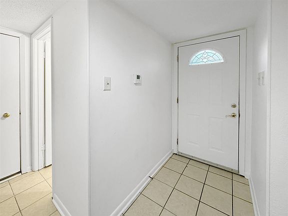 2nd image of 702 Hedgegrove Dr #4201-4201-4201