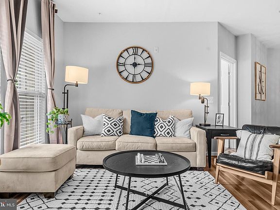 4th image of 2931 Deer Hollow Way Unit 201