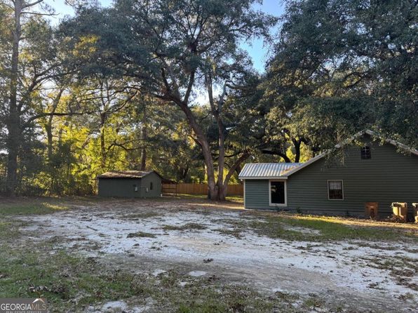 951 Pine Needle Dr, Ellabell, GA 31308