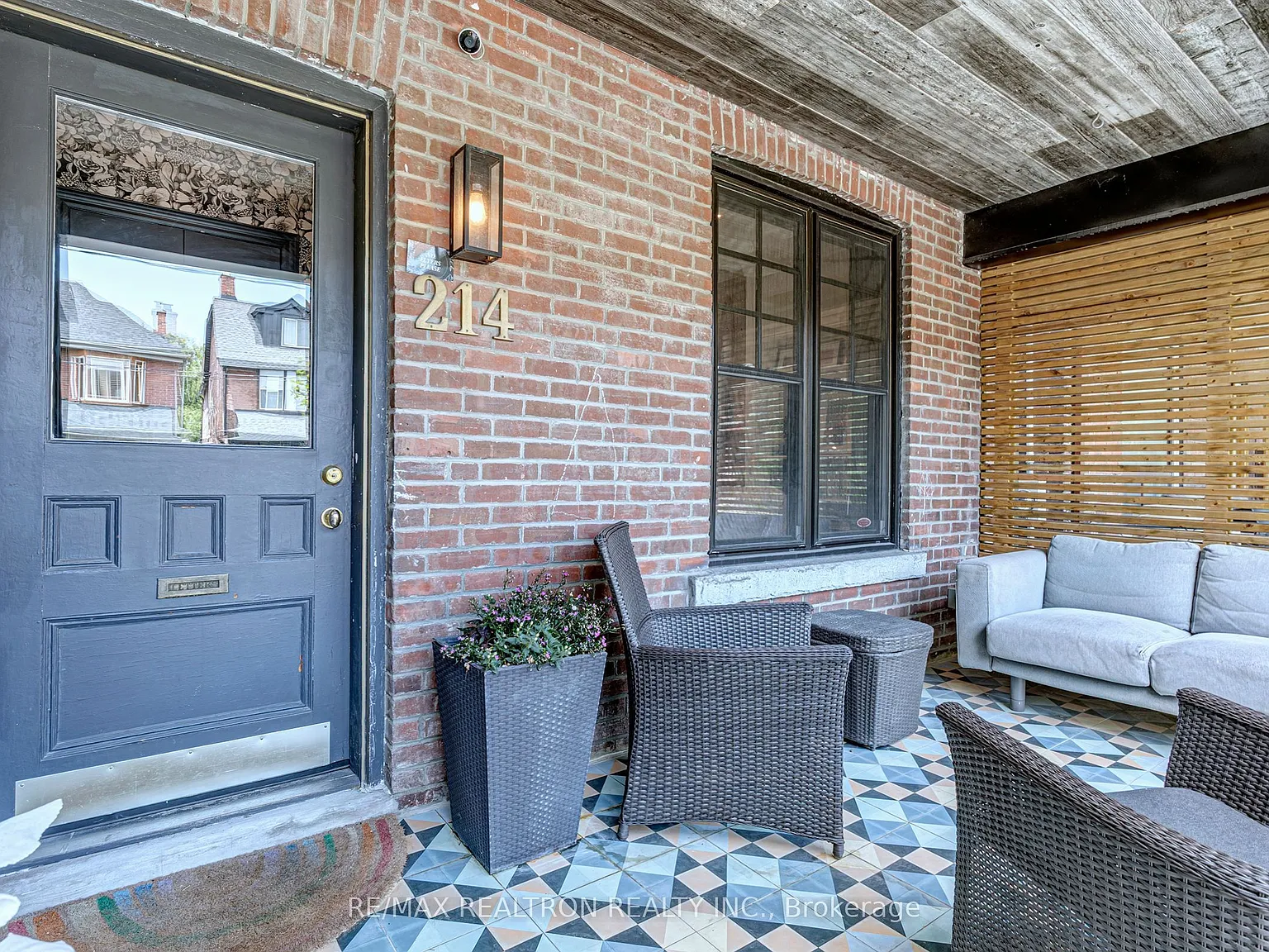 4 bed, $9,000 — Photo 2