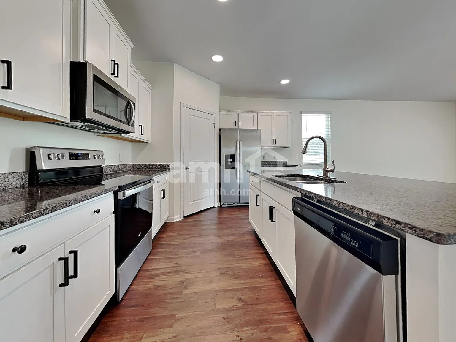 4 bed, 2.0 bath, 1862 sqft, $2,475 — Photo 3