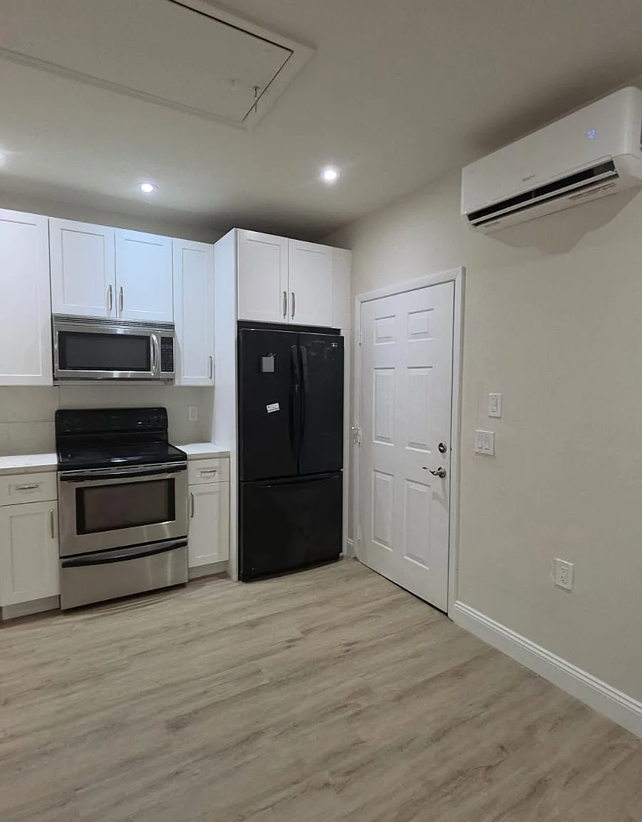 1 bed, 400 sqft, $1,600 — Photo 2