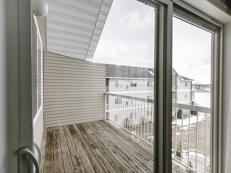 Lakewood Crossing Apartments — Photo 26