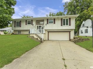 625 Pekin Ave, Creve Coeur, IL 61610