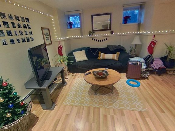4th image of 94 Pleasant St #22