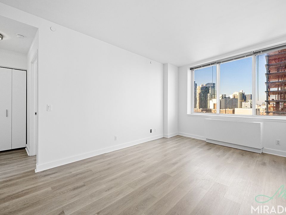 1st image of 80 Dekalb Ave APT 17D
