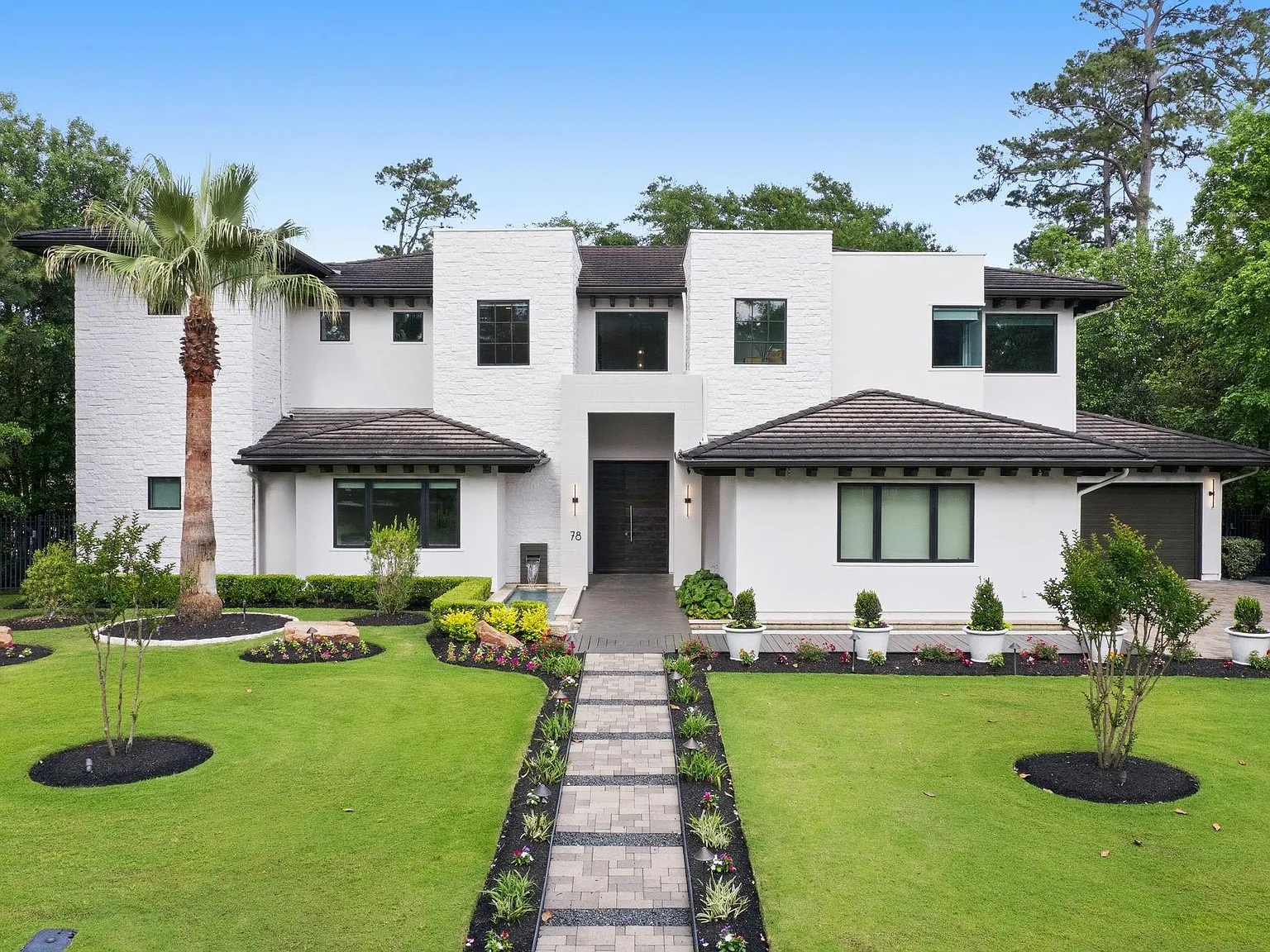 5 bed, 7.5 bath, 6113 sqft, $15,000 — Photo 1