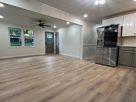 2nd image of 325 Cricket Ivy Ln