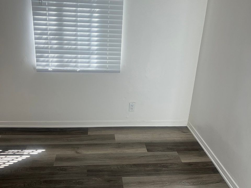 2nd image of 1400 E 41st St #410