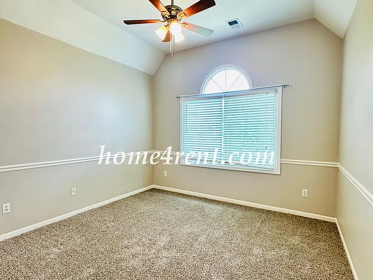 8511 W 128th St — Photo 40
