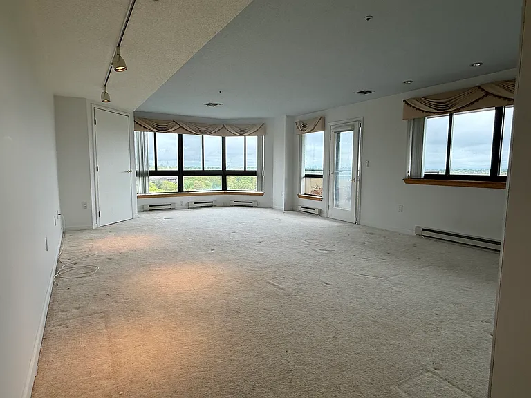 198 Burkhall St #505 — Photo 5