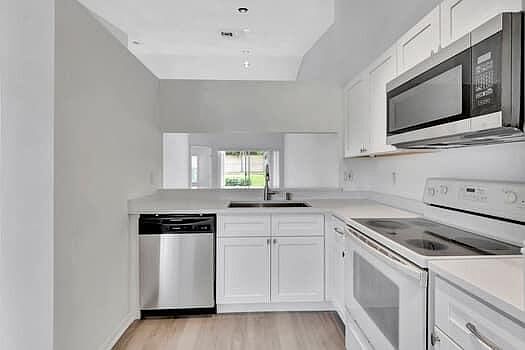 5th image of 8104 Summer Shores Drive