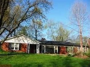 2 Cardigan Dr, Saint Louis, MO 63135