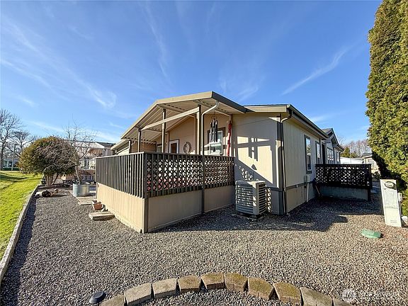 2nd image of 14727 43rd Avenue NE #92