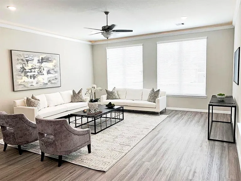 5609 Mina Way — Photo 2