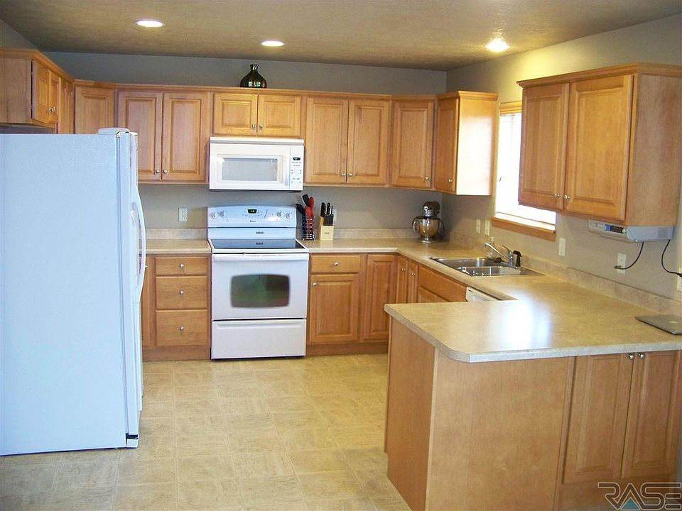1st image of 914 Woodmont Ave