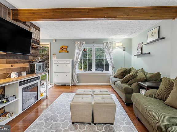3rd image of 8288 Berryfield Dr