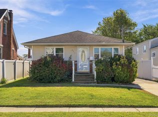 231 E Clearwater Road, Lindenhurst, NY 11757