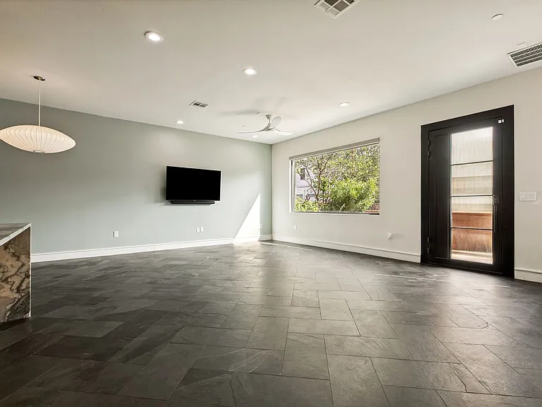 310 Clay St #12 — Photo 14